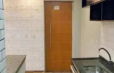 Imagem: O apartamento possui 2 Dormitórios, 1 Banheiro, 1 Vaga na garagem