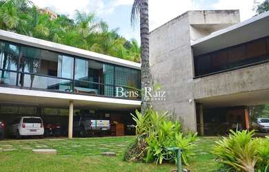 Imagem: A casa em condomínio possui 4 Dormitórios, 5 Banheiros, 5