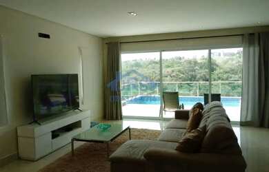 Imagem: A casa em condomínio possui 5 Dormitórios, 5 Banheiros, 3