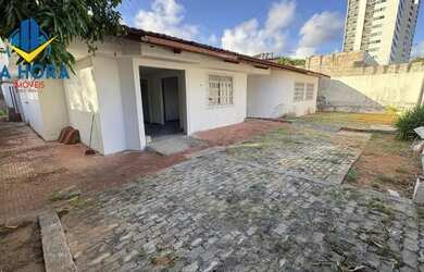 Imagem: A casa possui 3 Dormitórios, 4 Banheiros, 280m² de Área e