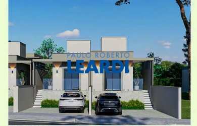 Imagem: A casa possui 2 Dormitórios, 3 Banheiros, 2 Vagas na garagem