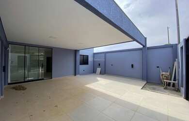 Imagem: A casa possui 3 Dormitórios, 1 Banheiro, 3 Vagas na garagem