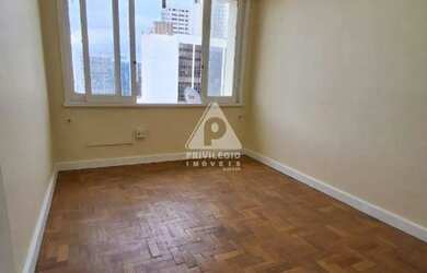 Imagem: A kitnet possui 1 Dormitório, 1 Banheiro, 32m² de Área e