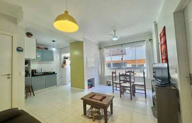 Imagem: O apartamento possui 1 Dormitório, 1 Banheiro, 1 Vaga na garagem