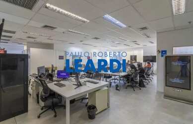 Imagem: O depósito possui 5 Vagas na garagem, 1.144m² de Área, Imóvel