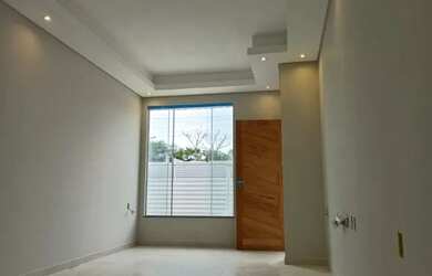 Imagem: Casa nova com 3 quartos (1 suíte), sala ampla e quintal