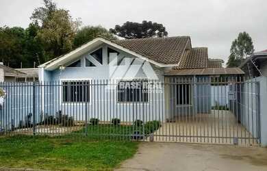 Imagem: A casa possui 2 Dormitórios, 1 Banheiro, 2 Vagas na garagem