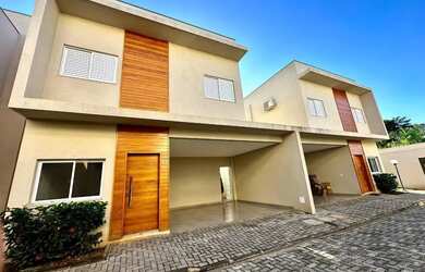 Imagem: A casa possui 3 Dormitórios, 2 Banheiros, 2 Vagas na garagem