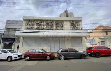 Imagem: O depósito possui 5 Vagas na garagem, 479m² de Área e está