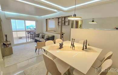 Imagem: O apartamento possui 2 Dormitórios, 2 Banheiros, 2 Vagas na