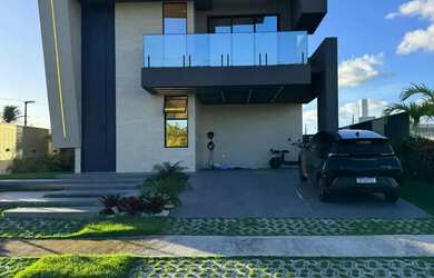 Imagem: A casa em condomínio possui 4 Dormitórios, 5 Banheiros, 4