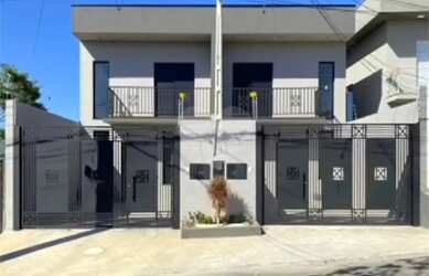 Imagem: A casa à venda possui 2 Dormitórios, 3 Banheiros, 2 Vagas