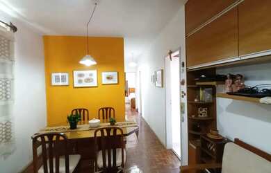 Imagem: O apartamento possui 3 Dormitórios, 1 Banheiro, 1 Vaga na garagem