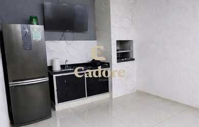 Imagem: A casa possui 2 Dormitórios, 1 Banheiro, 2 Vagas na garagem