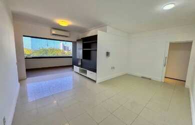 Imagem: O apartamento possui 4 Dormitórios, 3 Banheiros, 2 Vagas na