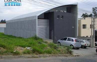 Imagem: O depósito possui 3 Vagas na garagem, 210m² de Área e está