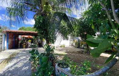 Imagem: A casa possui 5 Dormitórios, 4 Banheiros, 5 Vagas na garagem