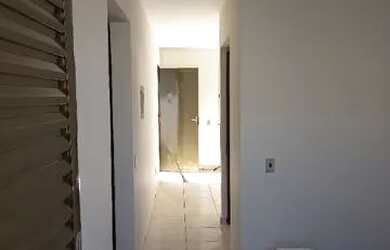 Imagem: A casa possui 2 Dormitórios, 1 Banheiro, 2 Vagas na garagem