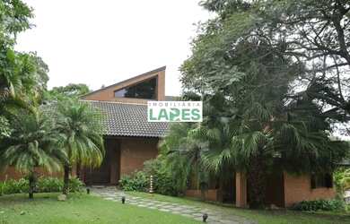 Imagem: A casa em condomínio possui 4 Dormitórios, 5 Banheiros, 5