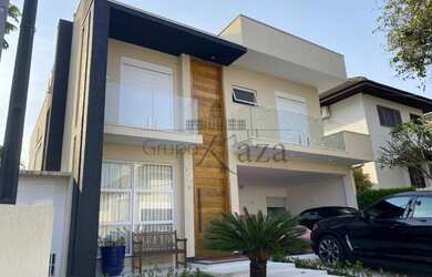 Imagem: A casa em condomínio possui 4 Dormitórios, 5 Banheiros, 4