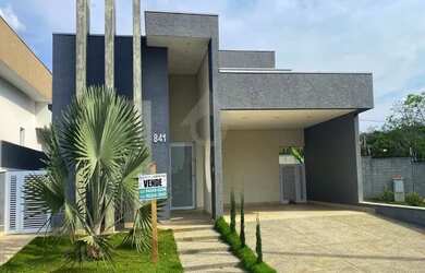 Imagem: A casa em condomínio possui 3 Dormitórios, 2 Banheiros, 4