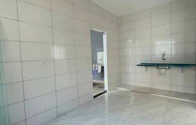 Imagem: A casa possui 2 Dormitórios, 1 Banheiro, 70m² de Área e