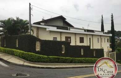 Imagem: A casa possui 4 Dormitórios, 4 Banheiros, 2 Vagas na garagem