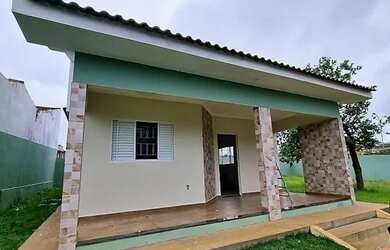 Imagem: A casa em condomínio possui 2 Dormitórios, 2 Banheiros, 5