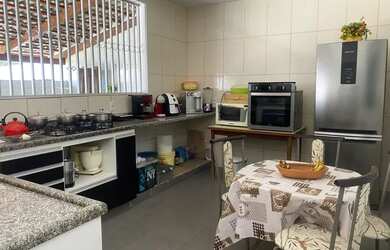 Imagem 4: Casa 2/4 com galpão. Churrasqueira, Varanda, 360m² de Áreae5 Vagas...