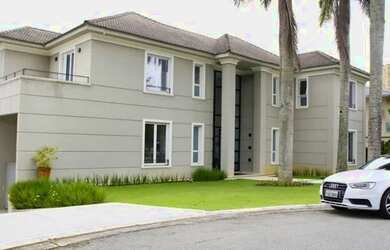 Imagem: A casa em condomínio possui 5 Dormitórios, 5 Banheiros, 5