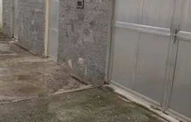 Imagem: A casa possui 2 Dormitórios, 2 Banheiros, 2 Vagas na garagem