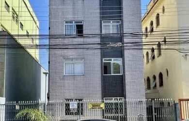 Imagem: O apartamento possui 3 Dormitórios, 1 Banheiro, 1 Vaga na garagem