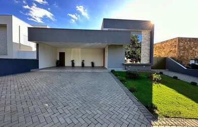 Imagem: A casa em condomínio possui 2 Dormitórios, 2 Banheiros, 4