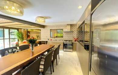 Imagem: O apartamento possui 4 Dormitórios, 4 Banheiros, 3 Vagas na