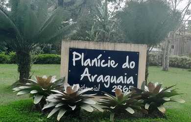 Imagem: A casa em condomínio possui 3 Dormitórios, 1 Banheiro, 2 Vagas