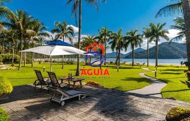 Imagem: A casa em condomínio possui 5 Dormitórios, 5 Banheiros, 5