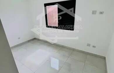 Imagem: A casa possui 3 Dormitórios, 3 Banheiros, 2 Vagas na garagem