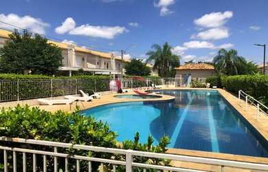 Imagem: A casa em condomínio possui 3 Dormitórios, 3 Banheiros, 2