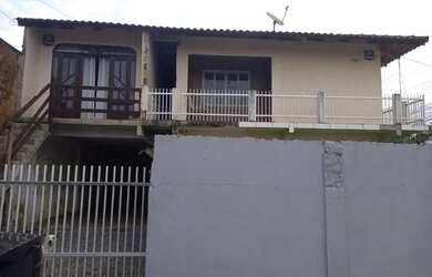 Imagem: Terrenho com casas de aluguel