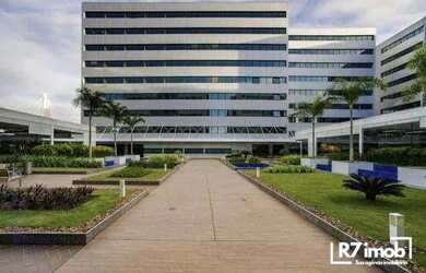 Imagem 15: Sala comercial no Hangar Business decorada com armários á venda na Av. Luiz Viana Filho