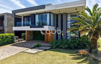 Imagem: A casa possui 5 Dormitórios, 5 Banheiros, 2 Vagas na garagem