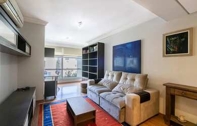 Imagem: O apartamento possui 1 Dormitório, 1 Banheiro, 1 Vaga na garagem