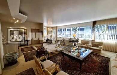 Imagem: O apartamento possui 5 Dormitórios, 2 Banheiros, 2 Vagas na