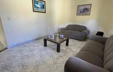 Imagem: A casa possui 3 Dormitórios, 4 Banheiros, 4 Vagas na garagem