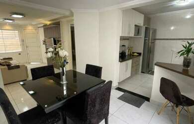 Imagem: A casa possui 4 Dormitórios, 3 Banheiros, 5 Vagas na garagem