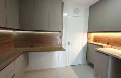 Imagem: O apartamento possui 4 Dormitórios, 5 Banheiros, 2 Vagas na