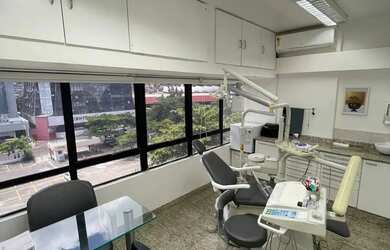 Imagem: O depósito possui 1 Vaga na garagem, 60m² de Área e está