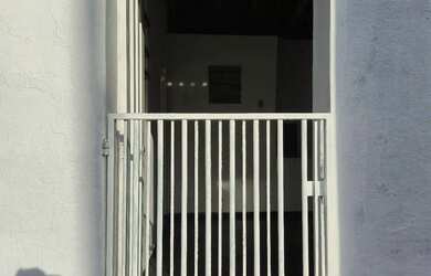 Imagem: A casa possui 1 Dormitório e 1 Banheiro e está localizado