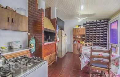 Imagem 6: Imóvel para venda tem 147 metros quadrados com 2 quartos em Petrópolis...