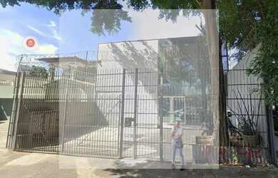 Imagem: O depósito possui 5 Vagas na garagem e 360m² de Área e está